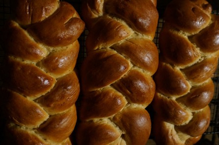 94206_tsoureki_display